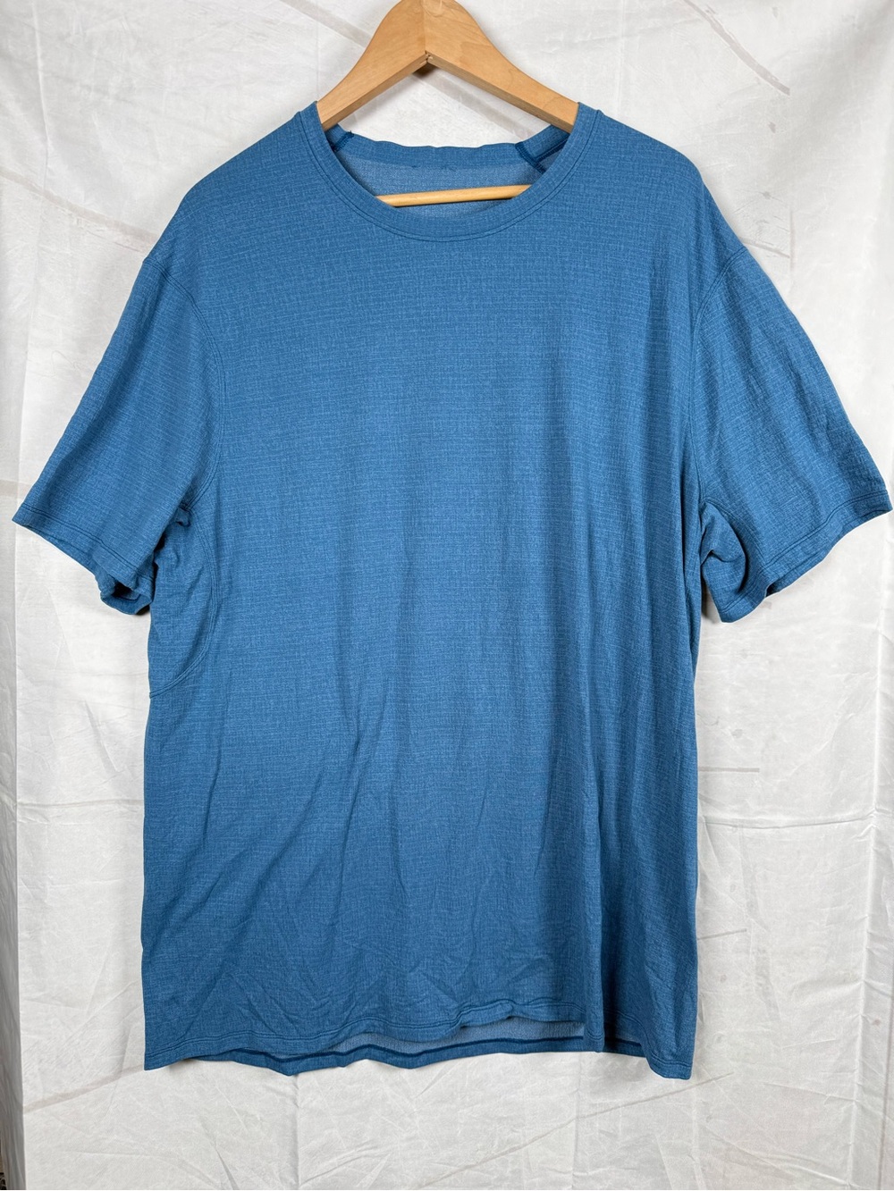 Lululemon Mens Tee fits like XL